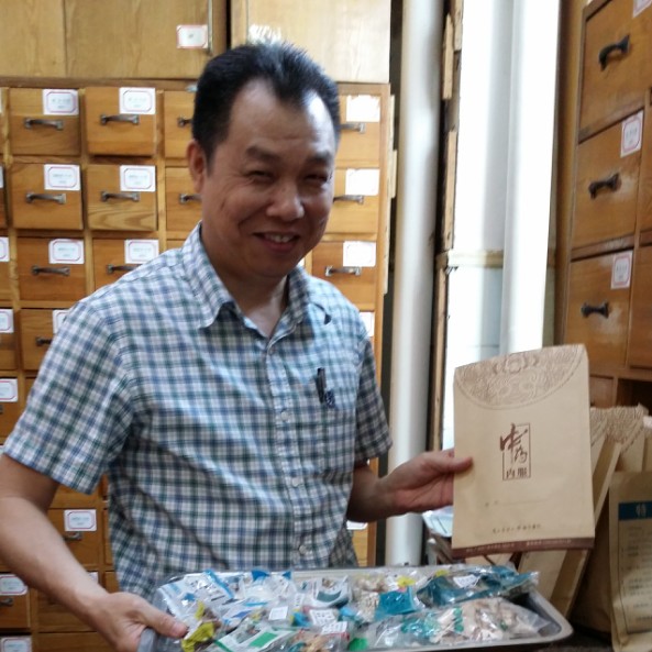 药品频道 专家专栏 中国医药企业家 正文  【个人简介】 黄华强,今典