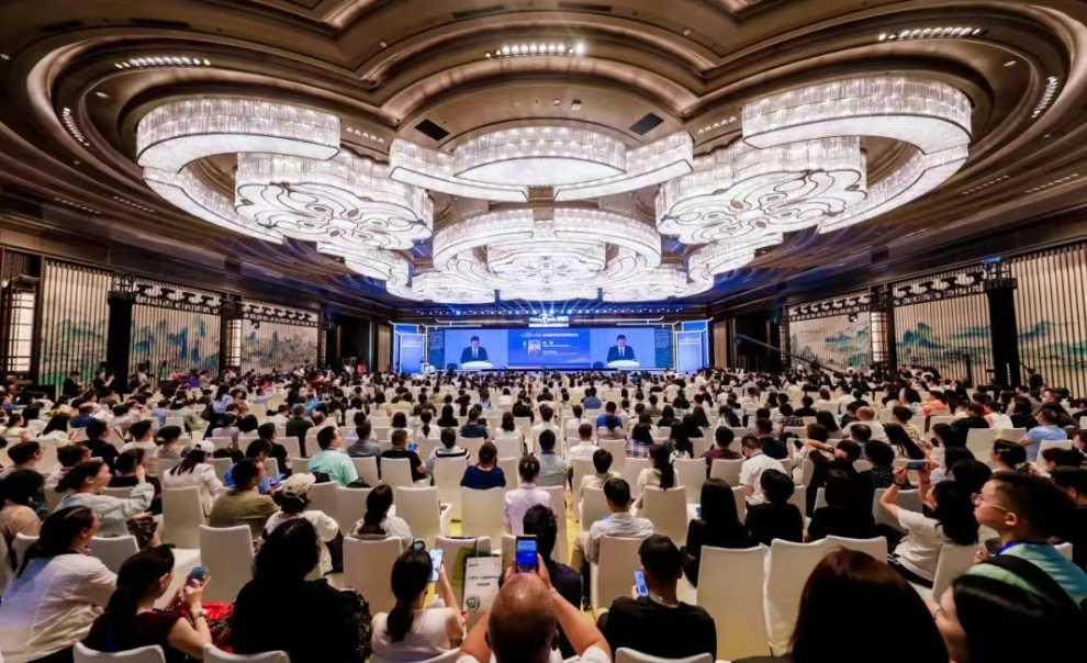 共谋近视防控新进展 2025视觉健康创新发展国际会议召开