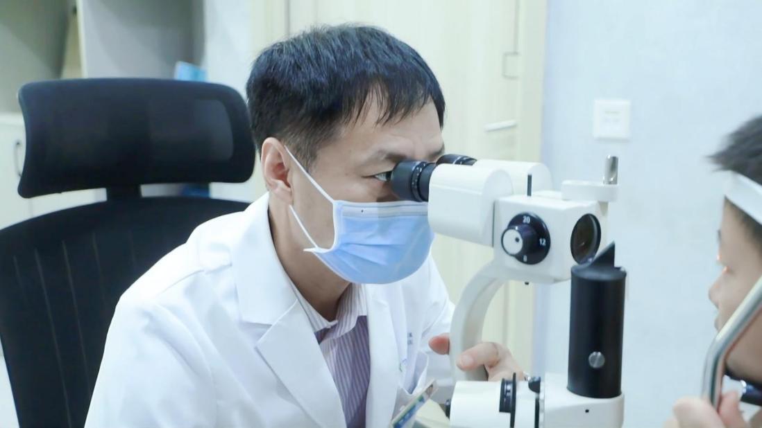 爱尔眼科徐进：执着打磨“精致”诊疗，仁心重塑光明希望