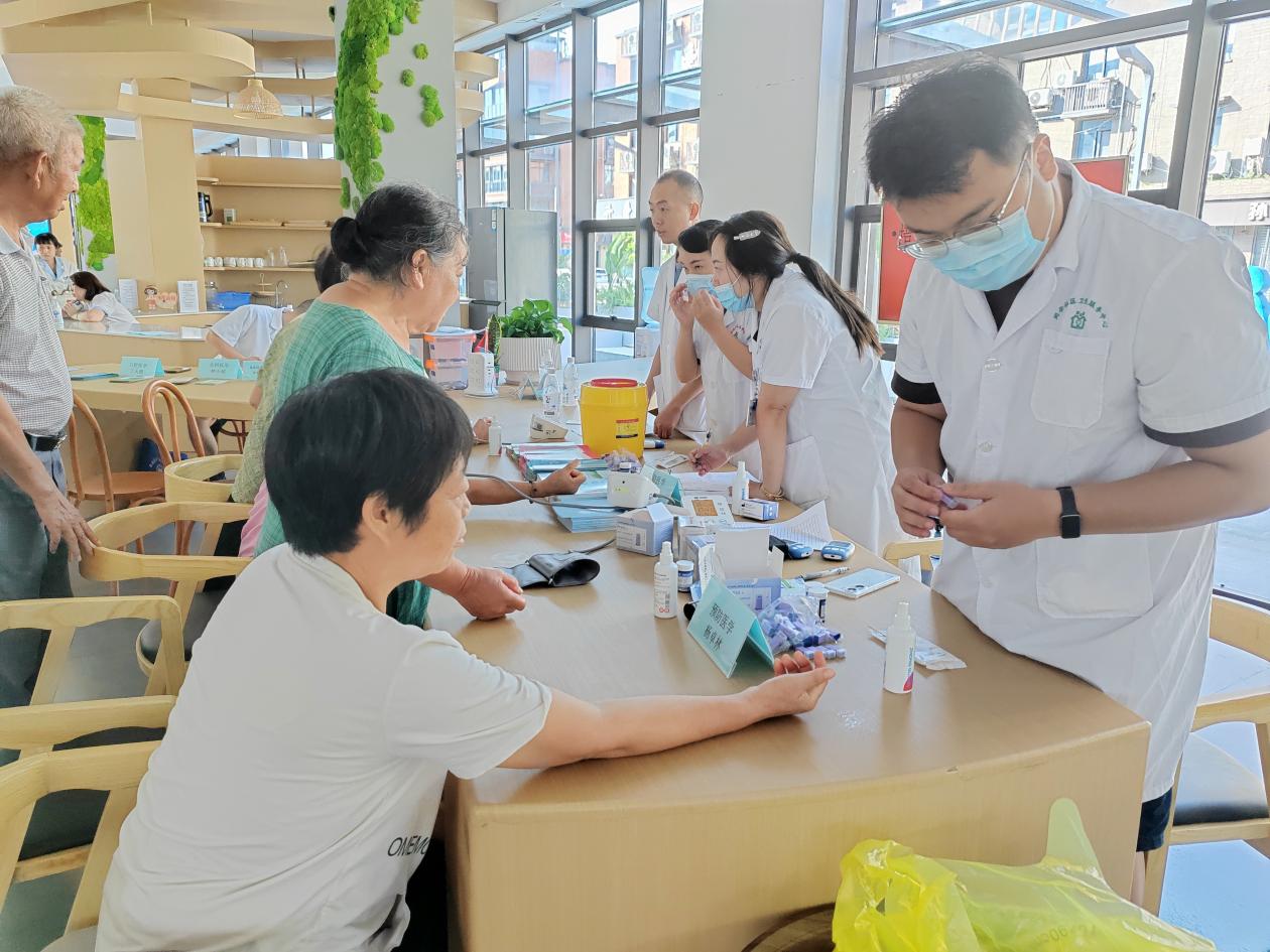 龙泉驿区同安街道举办老年人慢性病管理科普讲座——提升居民健康认知与保健意识