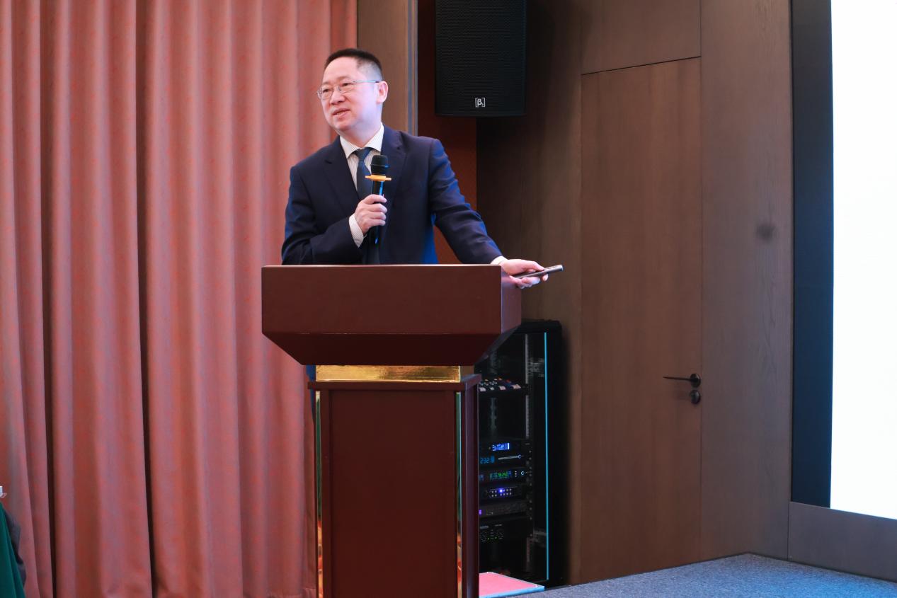 王启常：三十载追光路，做眼底病诊疗的坚守者与传承者​