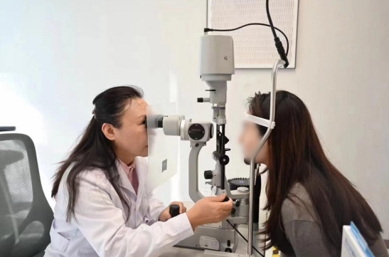 爱尔眼科周进:执镜三十余载雕琢明眸视界,追光万里赓续医者薪火 爱尔眼科周进:执镜三十余载雕琢明眸视界,追光万里赓续医者薪火