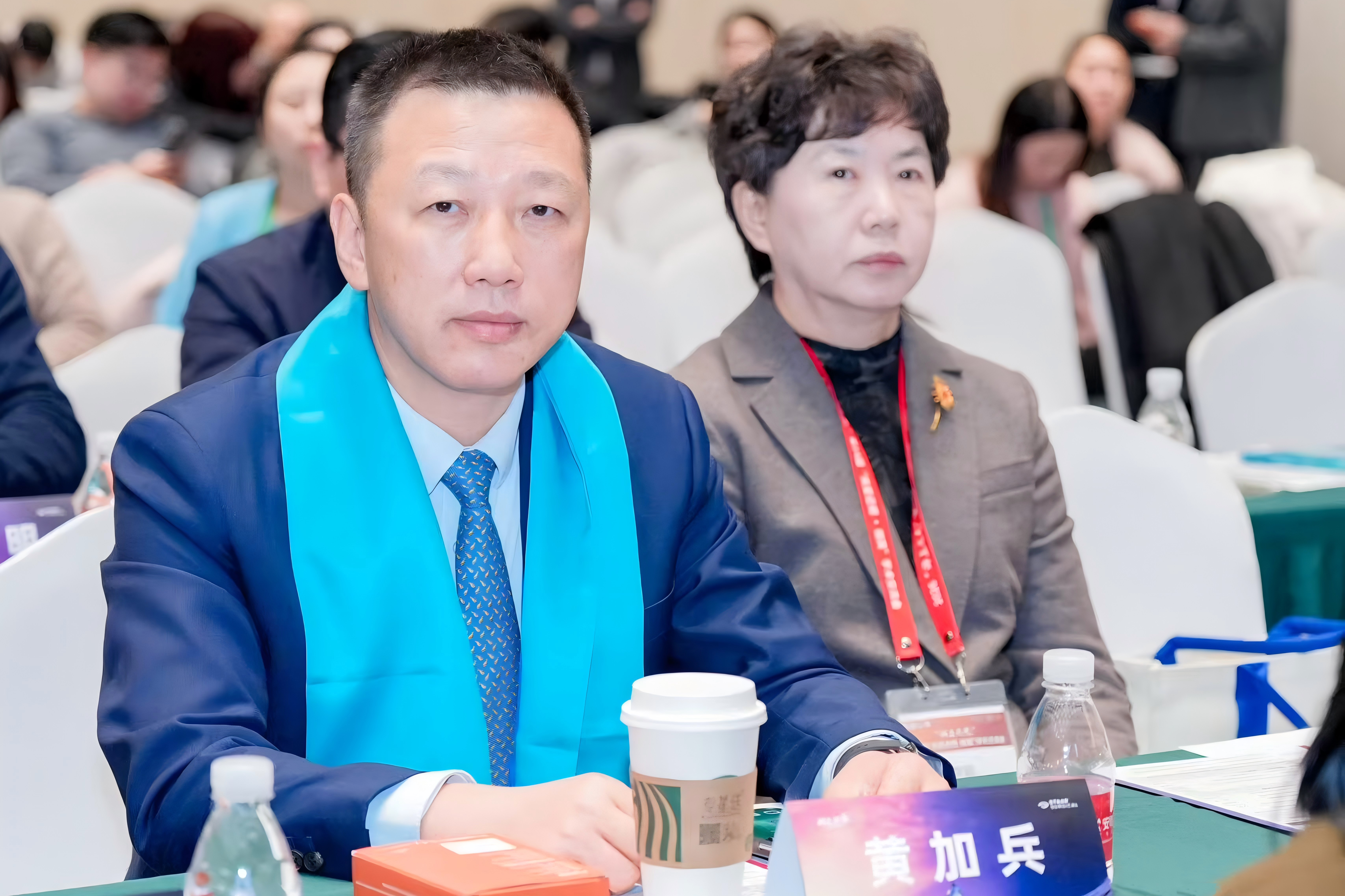 黄加兵：将光明承诺刻进三十年岁月，用匠心雕琢每一份视觉期盼