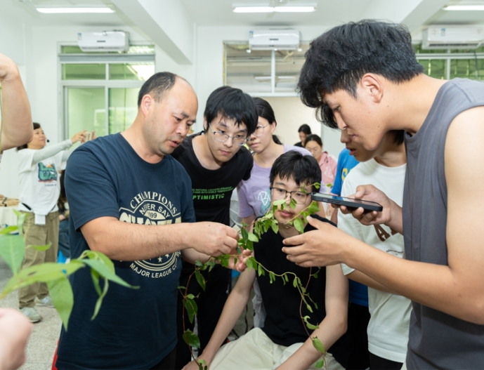 药植野外探秘，育才实践同行 ---记温州医科大学中医药学院特色野外采集课程