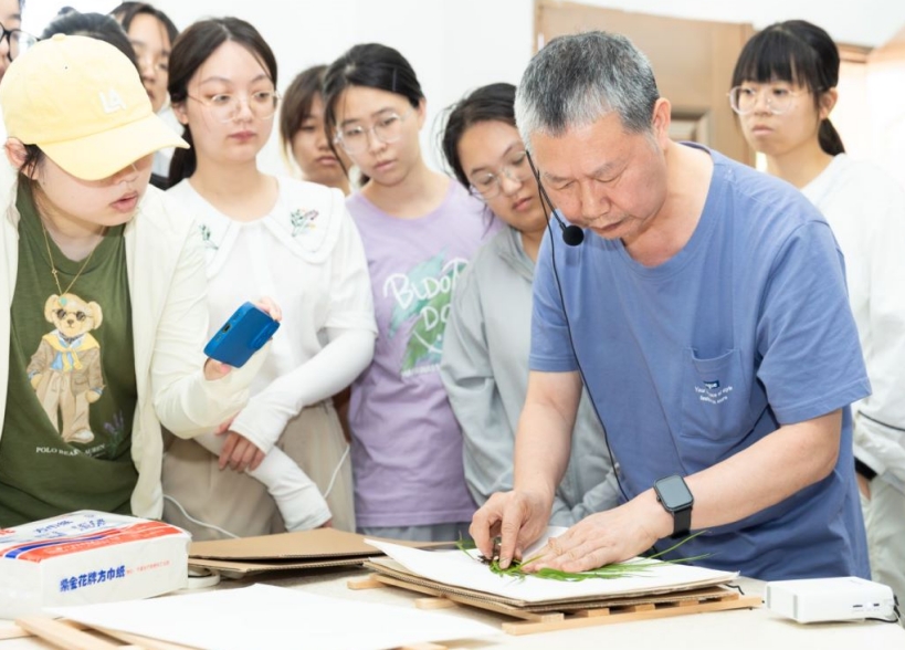 药植野外探秘，育才实践同行 ---记温州医科大学中医药学院特色野外采集课程